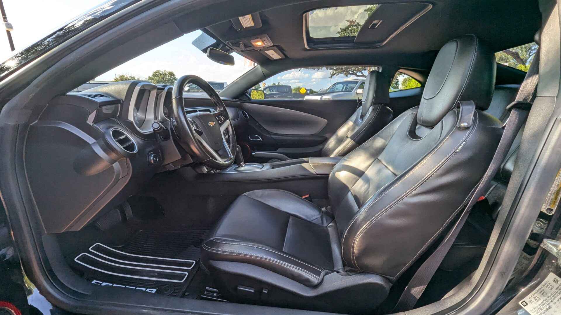 2015 Chevrolet Camaro 2LT photo 8