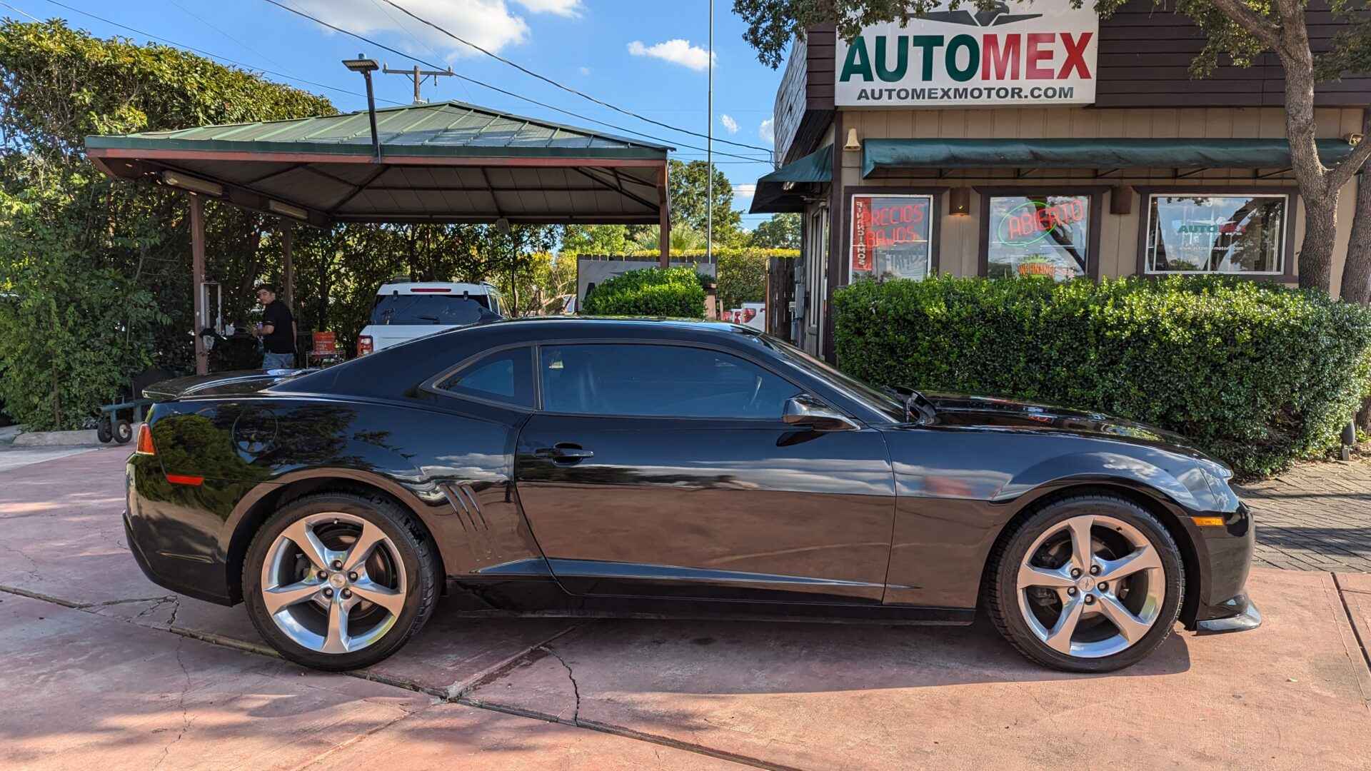 2015 Chevrolet Camaro 2LT photo 3