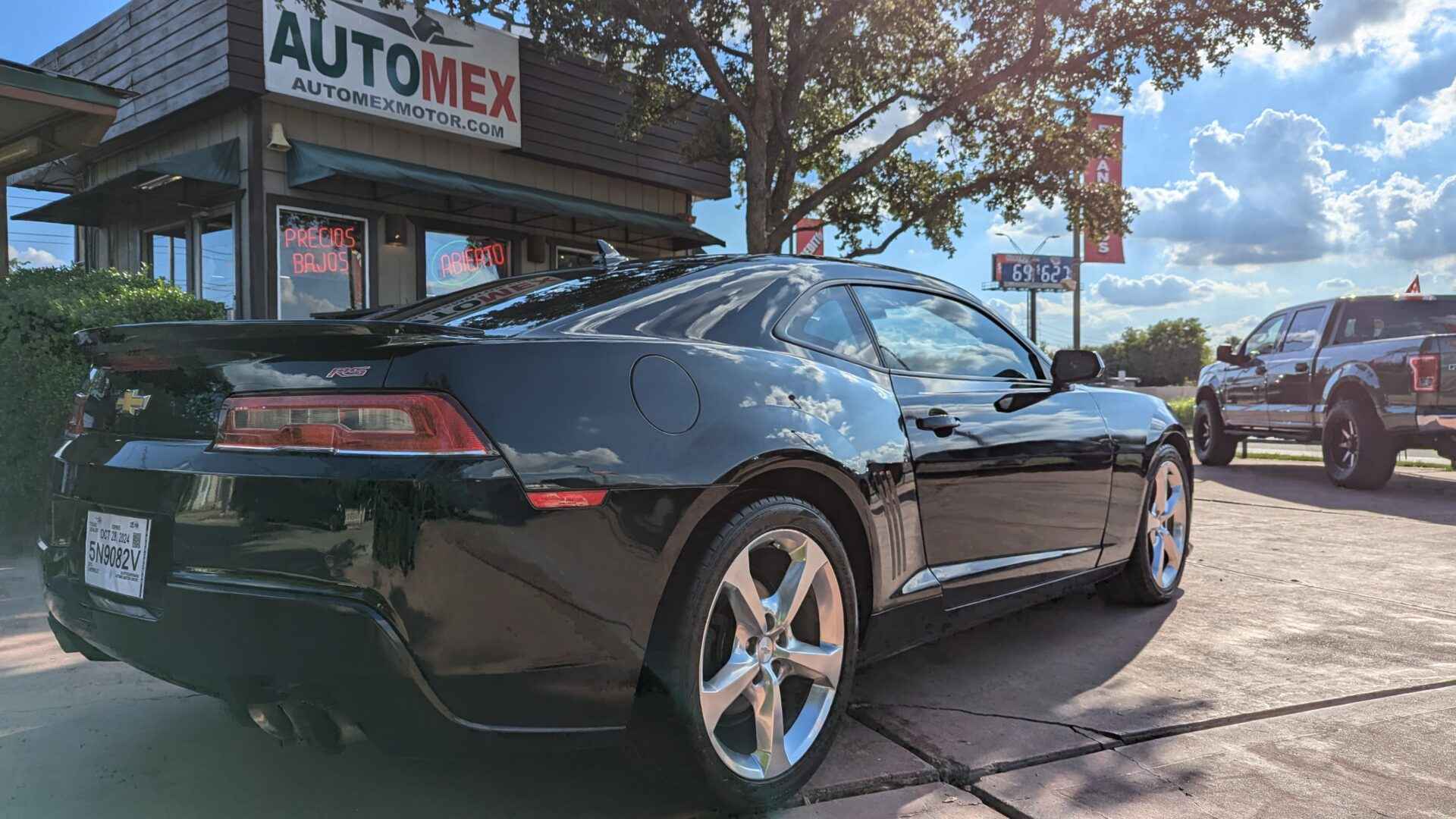 2015 Chevrolet Camaro 2LT photo 2