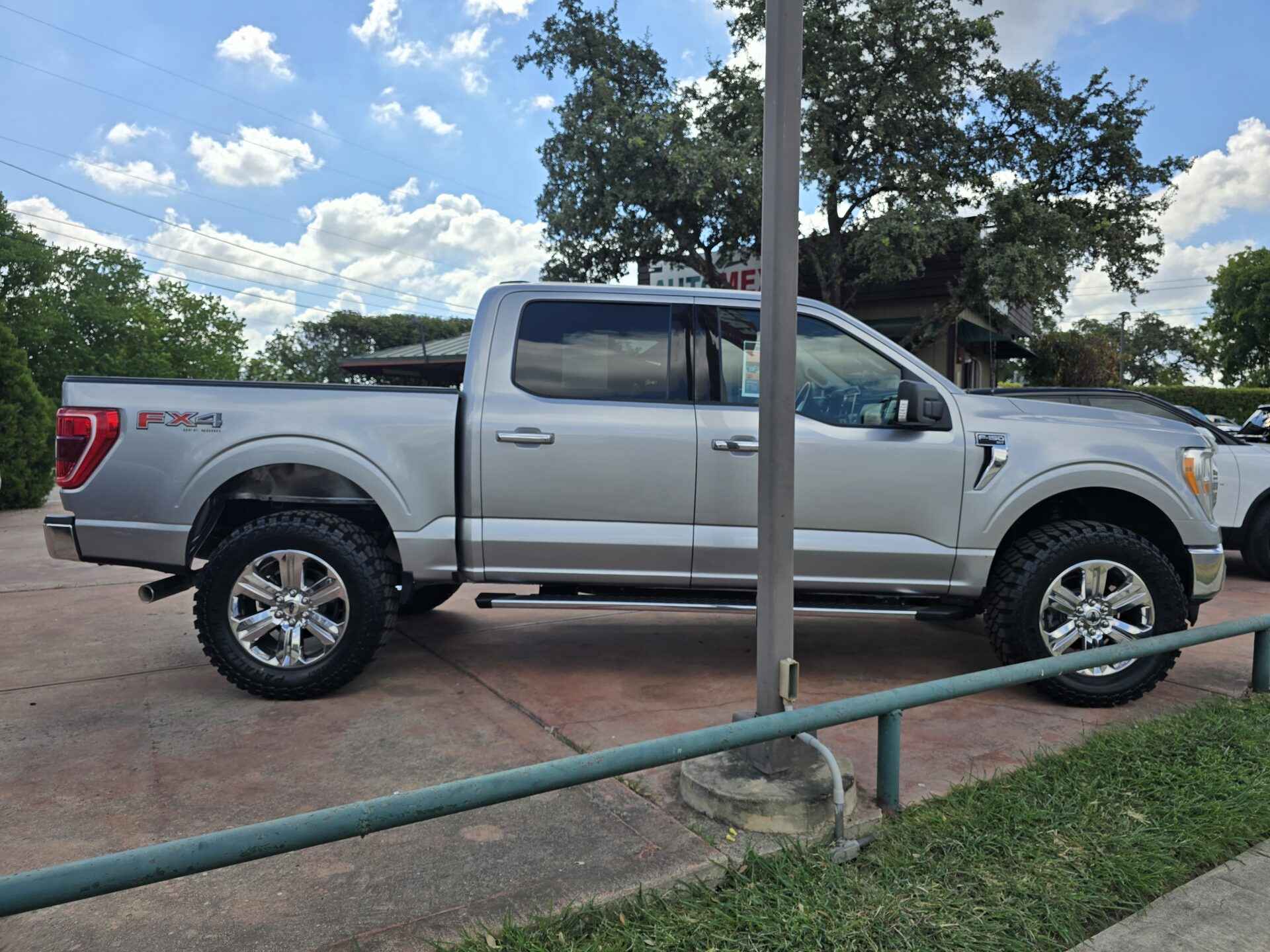 2021 Ford F-150 XLT photo 5