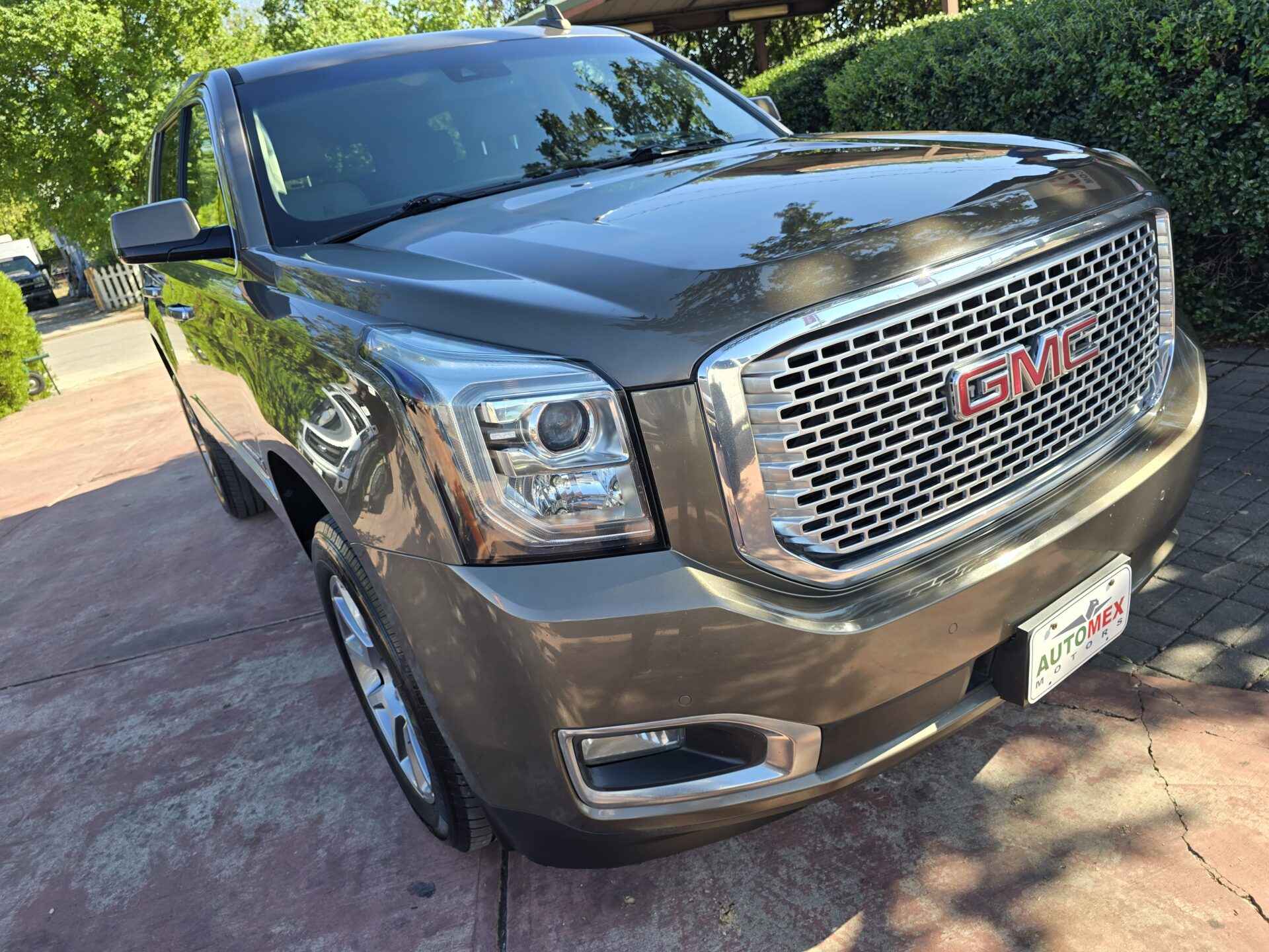 2015 GMC Yukon Denali photo 6